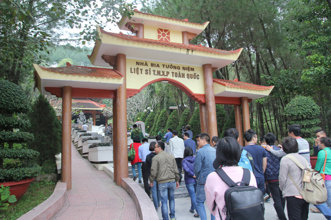 Du lịch tâm linh Bắc Trung Bộ với những địa chỉ đỏ ảnh 3
